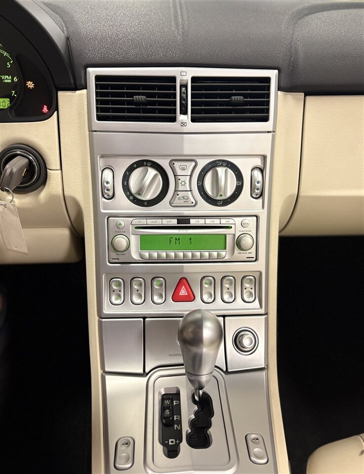 2005 Chrysler Crossfire Limited  Convertible Roadster - Photo 17 - Bismarck, ND 58503
