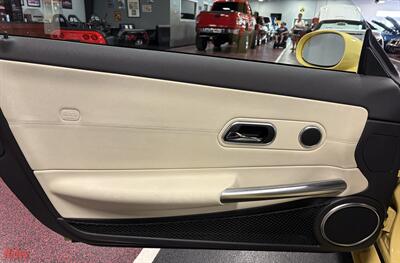 2005 Chrysler Crossfire Limited  Convertible Roadster - Photo 10 - Bismarck, ND 58503