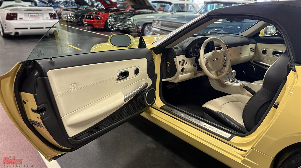 2005 Chrysler Crossfire Limited  Convertible Roadster - Photo 9 - Bismarck, ND 58503