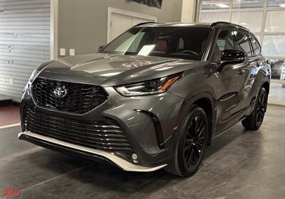 2023 Toyota Highlander XSE   - Photo 3 - Bismarck, ND 58503