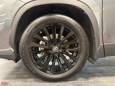 2023 Toyota Highlander XSE   - Photo 7 - Bismarck, ND 58503