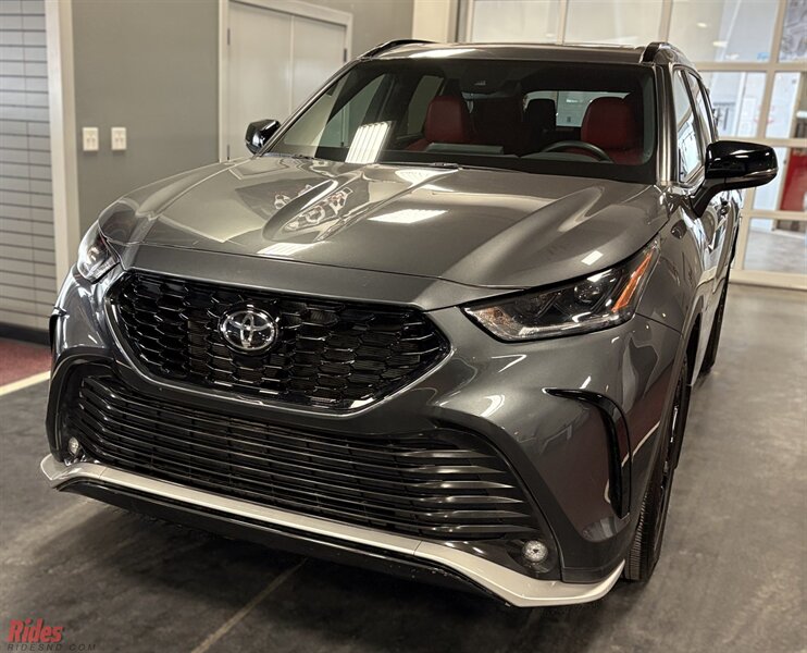 2023 Toyota Highlander XSE  