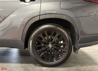 2023 Toyota Highlander XSE   - Photo 17 - Bismarck, ND 58503