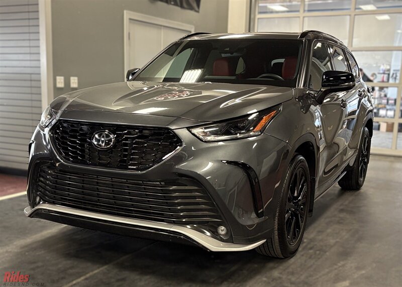 2023 Toyota Highlander XSE  