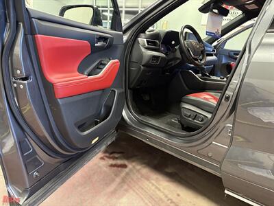 2023 Toyota Highlander XSE   - Photo 8 - Bismarck, ND 58503