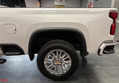 2023 Chevrolet Silverado 2500HD High Country   - Photo 21 - Bismarck, ND 58503