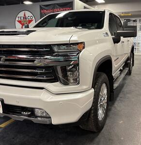 2023 Chevrolet Silverado 2500HD High Country   - Photo 4 - Bismarck, ND 58503