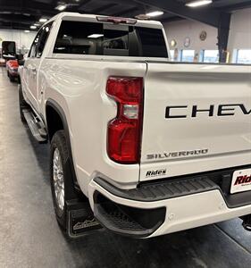 2023 Chevrolet Silverado 2500HD High Country   - Photo 26 - Bismarck, ND 58503