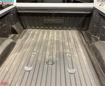 2023 Chevrolet Silverado 2500HD High Country   - Photo 31 - Bismarck, ND 58503