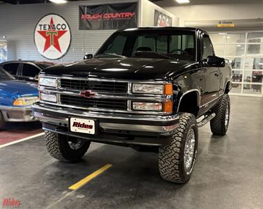 1995 Chevrolet C/K 1500 Series K1500 Cheyenne   - Photo 2 - Bismarck, ND 58503