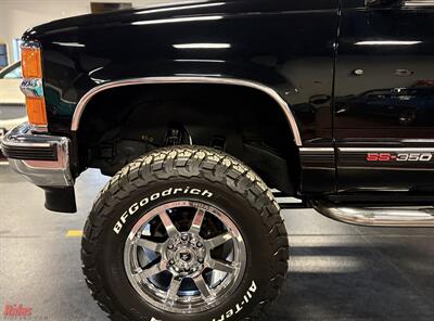 1995 Chevrolet C/K 1500 Series K1500 Cheyenne   - Photo 4 - Bismarck, ND 58503