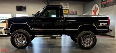 1995 Chevrolet C/K 1500 Series K1500 Cheyenne   - Photo 9 - Bismarck, ND 58503