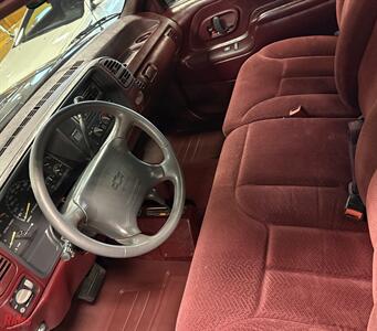 1995 Chevrolet C/K 1500 Series K1500 Cheyenne   - Photo 45 - Bismarck, ND 58503