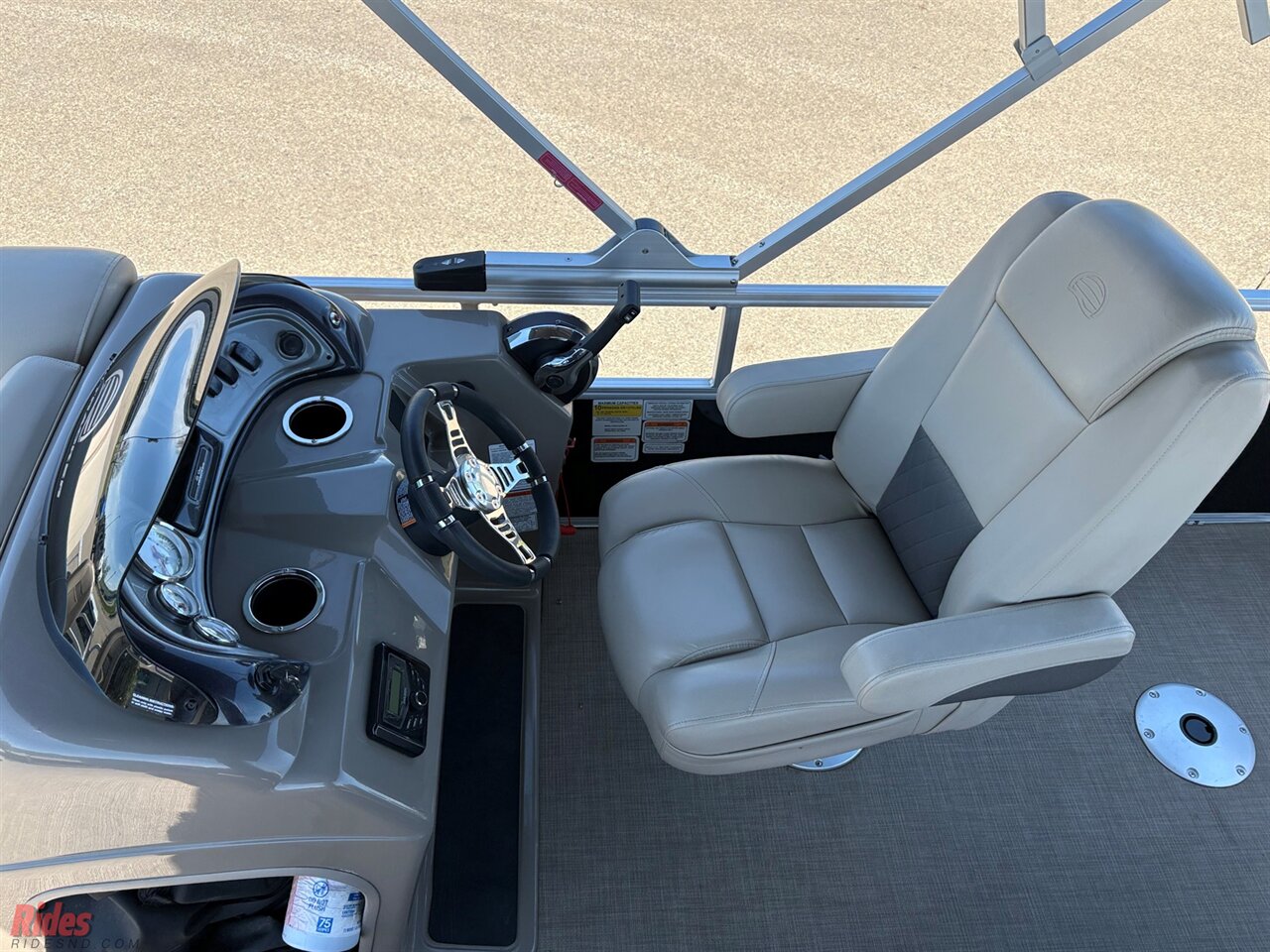 2022 SUN TRACKER 22FB20 20 DLX Fishin' Barge   - Photo 12 - Bismarck, ND 58503