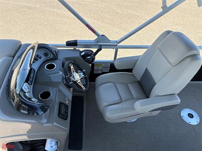 2022 SUN TRACKER 22FB20 20 DLX Fishin' Barge   - Photo 12 - Bismarck, ND 58503