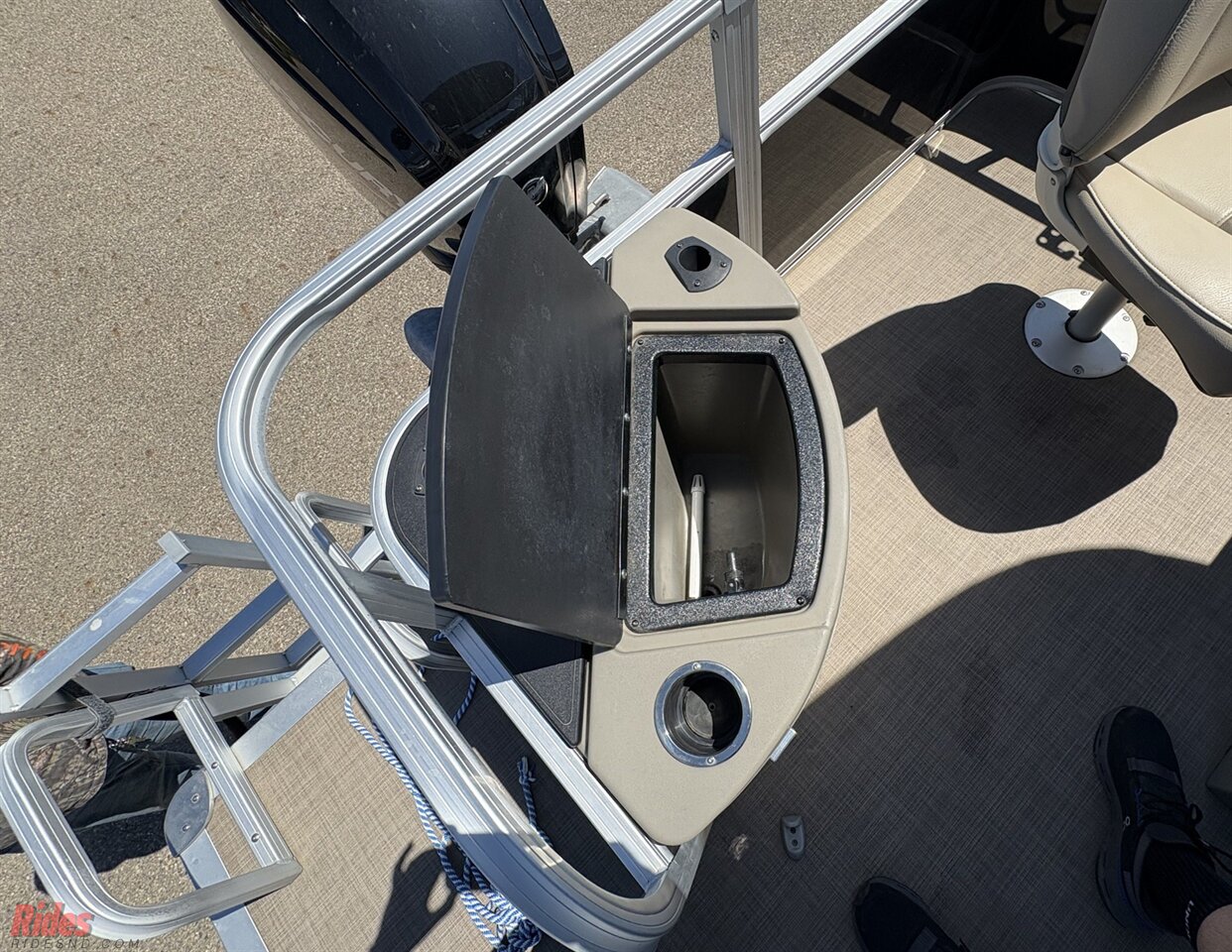 2022 SUN TRACKER 22FB20 20 DLX Fishin' Barge   - Photo 29 - Bismarck, ND 58503