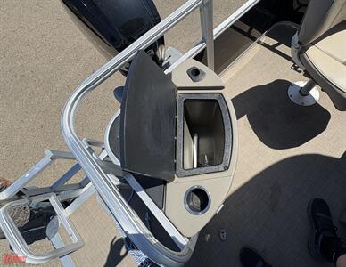 2022 SUN TRACKER 22FB20 20 DLX Fishin' Barge   - Photo 29 - Bismarck, ND 58503
