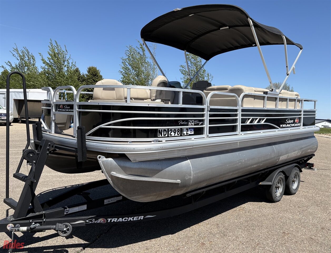2022 SUN TRACKER 22FB20 20 DLX Fishin' Barge   - Photo 1 - Bismarck, ND 58503
