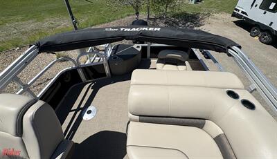 2022 SUN TRACKER 22FB20 20 DLX Fishin' Barge   - Photo 19 - Bismarck, ND 58503