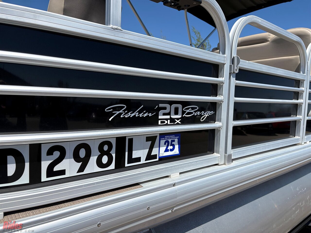 2022 SUN TRACKER 22FB20 20 DLX Fishin' Barge   - Photo 3 - Bismarck, ND 58503