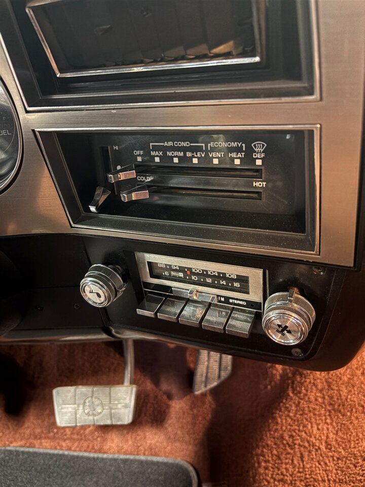 1984 Chevrolet C10 Silverado   - Photo 42 - Bismarck, ND 58503
