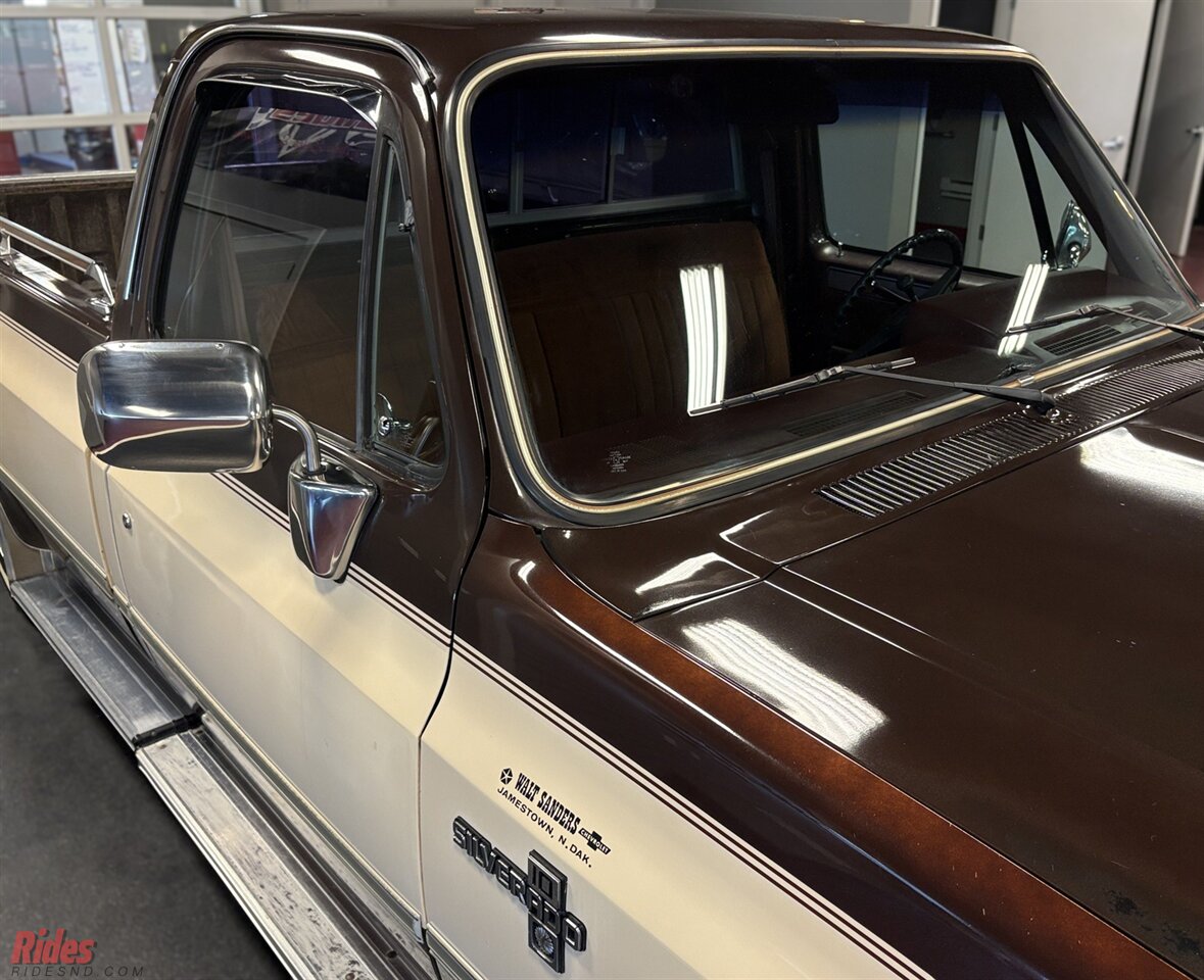 1984 Chevrolet C10 Silverado   - Photo 27 - Bismarck, ND 58503