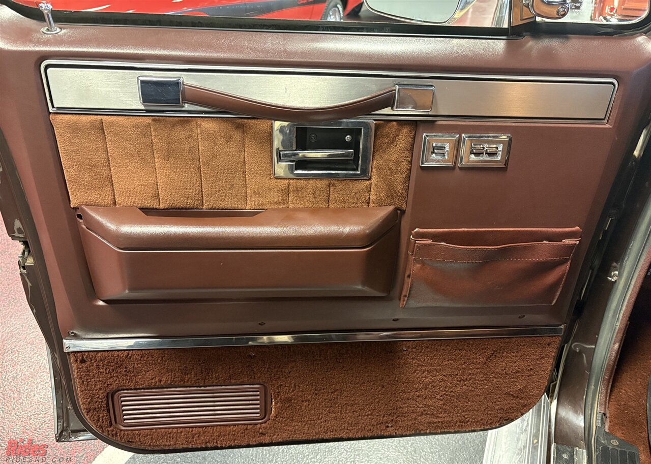 1984 Chevrolet C10 Silverado   - Photo 13 - Bismarck, ND 58503