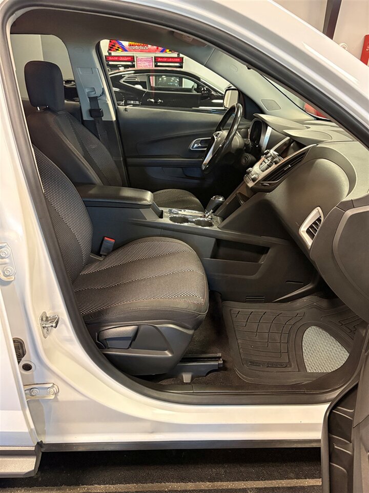 2016 Chevrolet Equinox LT   - Photo 38 - Bismarck, ND 58503
