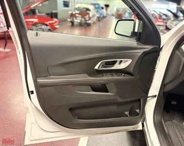 2016 Chevrolet Equinox LT   - Photo 8 - Bismarck, ND 58503