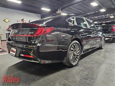 2022 Hyundai SONATA Hybrid Limited   - Photo 11 - Bismarck, ND 58503