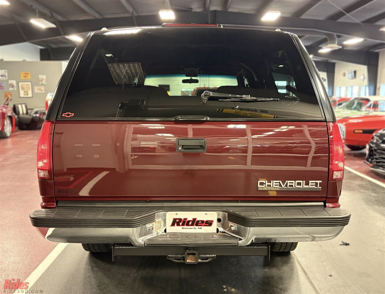 1995 Chevrolet Suburban K1500   - Photo 17 - Bismarck, ND 58503