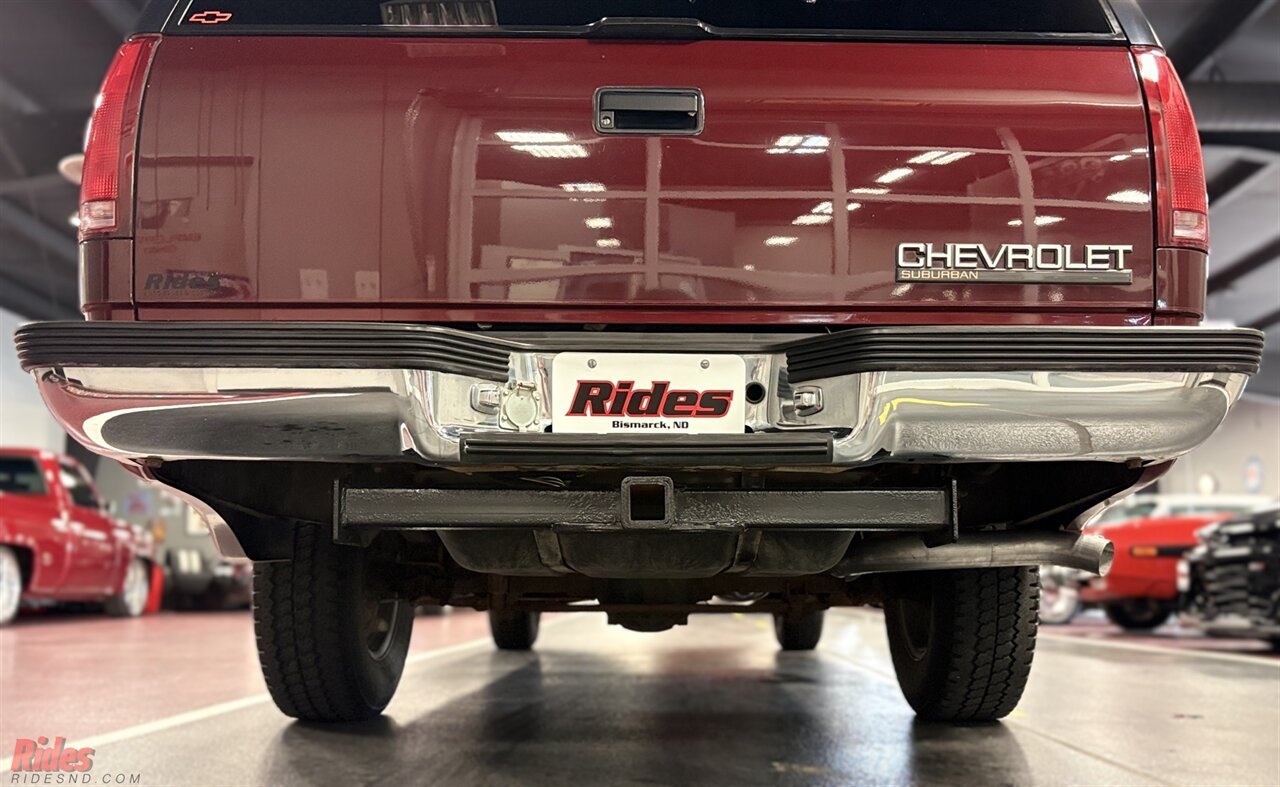 1995 Chevrolet Suburban K1500   - Photo 20 - Bismarck, ND 58503