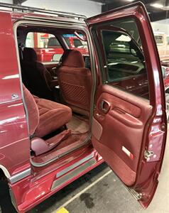 1995 Chevrolet Suburban K1500   - Photo 24 - Bismarck, ND 58503