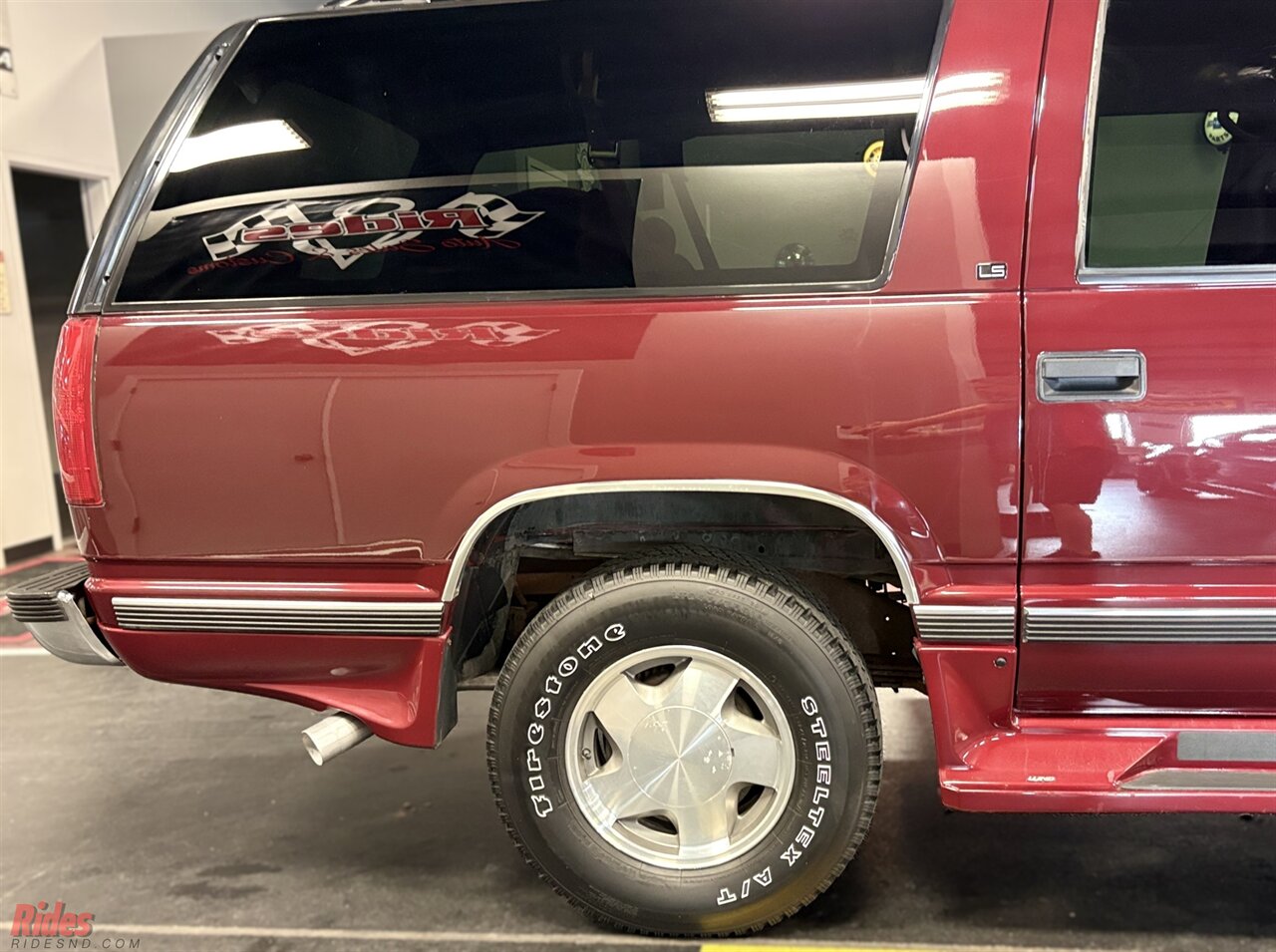 1995 Chevrolet Suburban K1500   - Photo 23 - Bismarck, ND 58503