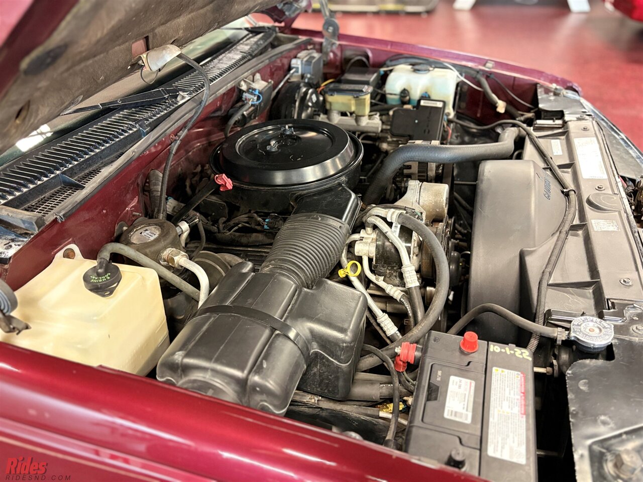 1995 Chevrolet Suburban K1500   - Photo 36 - Bismarck, ND 58503