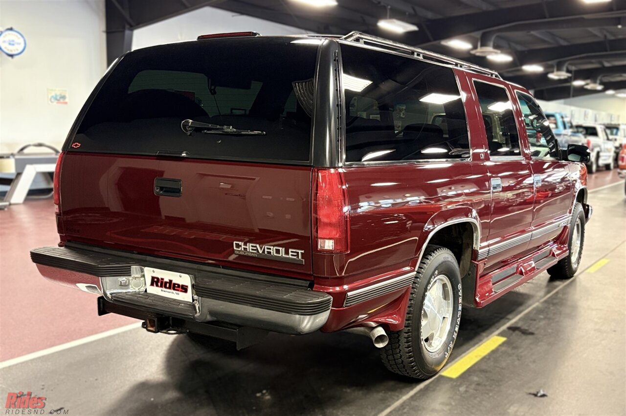 1995 Chevrolet Suburban K1500   - Photo 21 - Bismarck, ND 58503