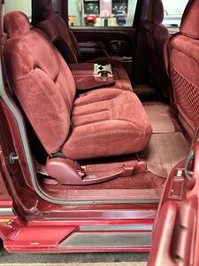 1995 Chevrolet Suburban K1500   - Photo 25 - Bismarck, ND 58503
