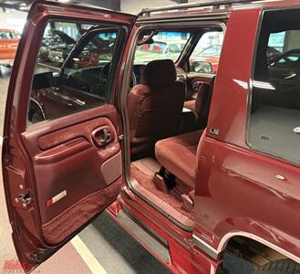 1995 Chevrolet Suburban K1500   - Photo 12 - Bismarck, ND 58503