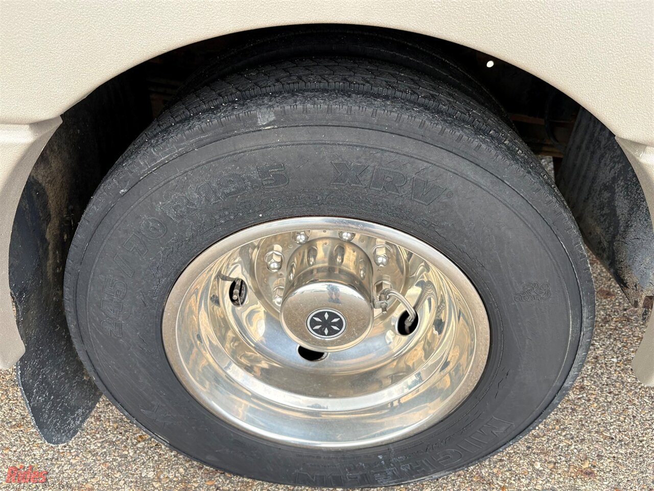 2000 Fleetwood Bounder   - Photo 14 - Bismarck, ND 58503