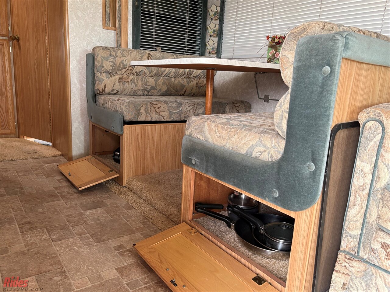 2000 Fleetwood Bounder   - Photo 39 - Bismarck, ND 58503