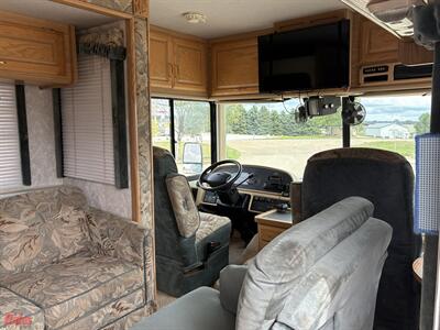 2000 Fleetwood Bounder   - Photo 21 - Bismarck, ND 58503