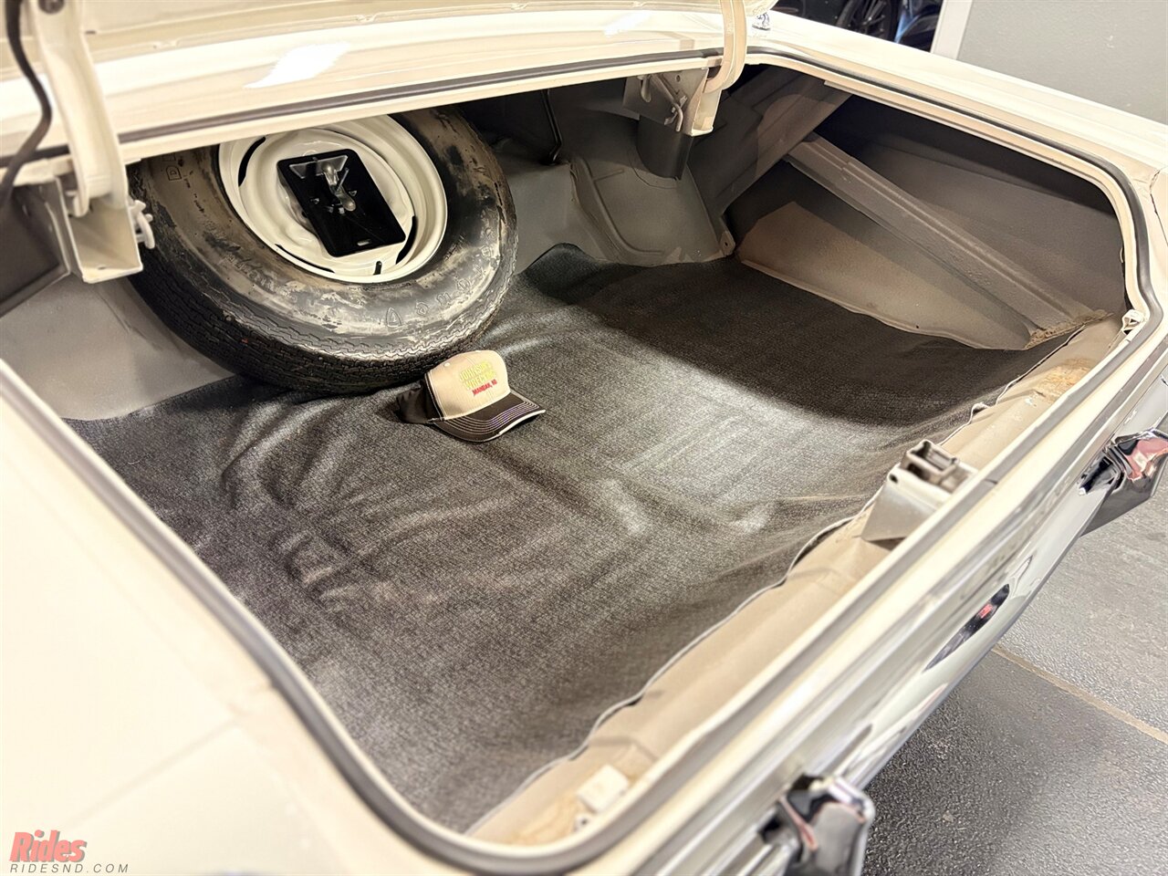 1965 Chevrolet Impala Coupe   - Photo 22 - Bismarck, ND 58503