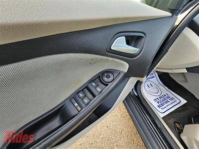 2014 Ford Focus SE   - Photo 9 - Bismarck, ND 58503