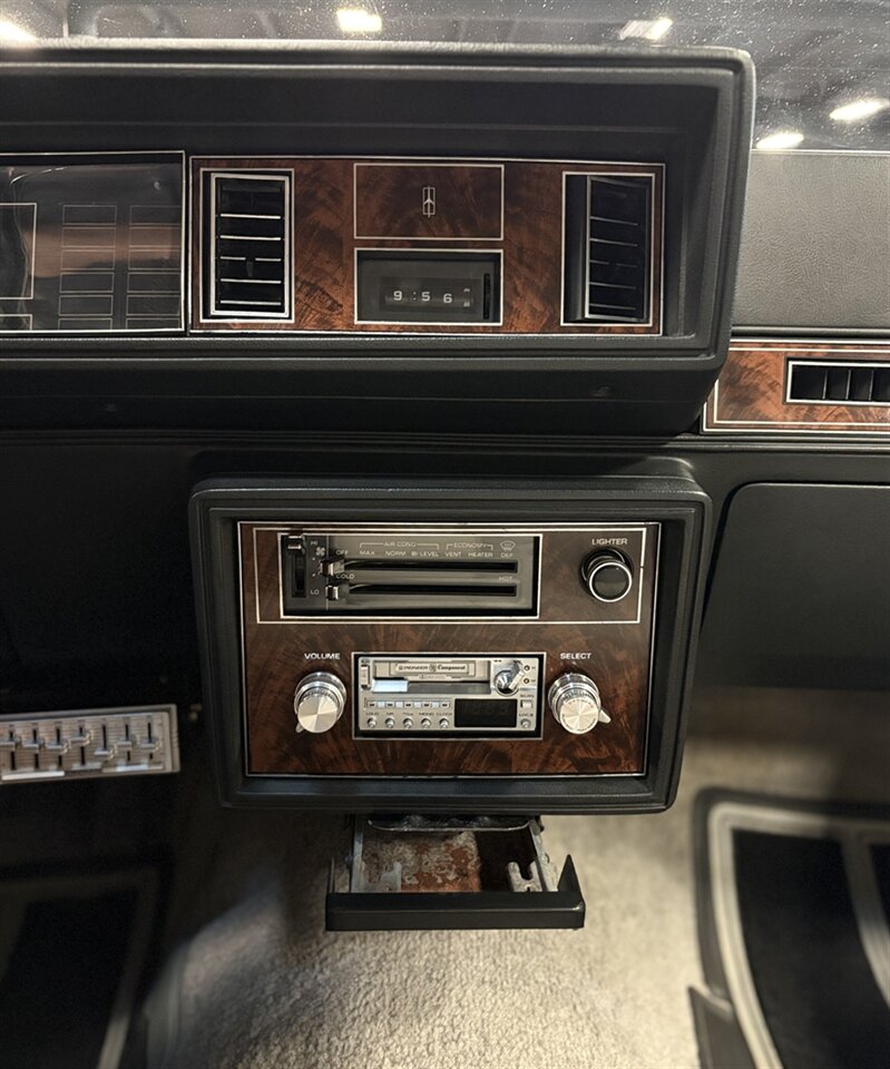 1982 Oldsmobile Cutlass Supreme   - Photo 52 - Bismarck, ND 58503