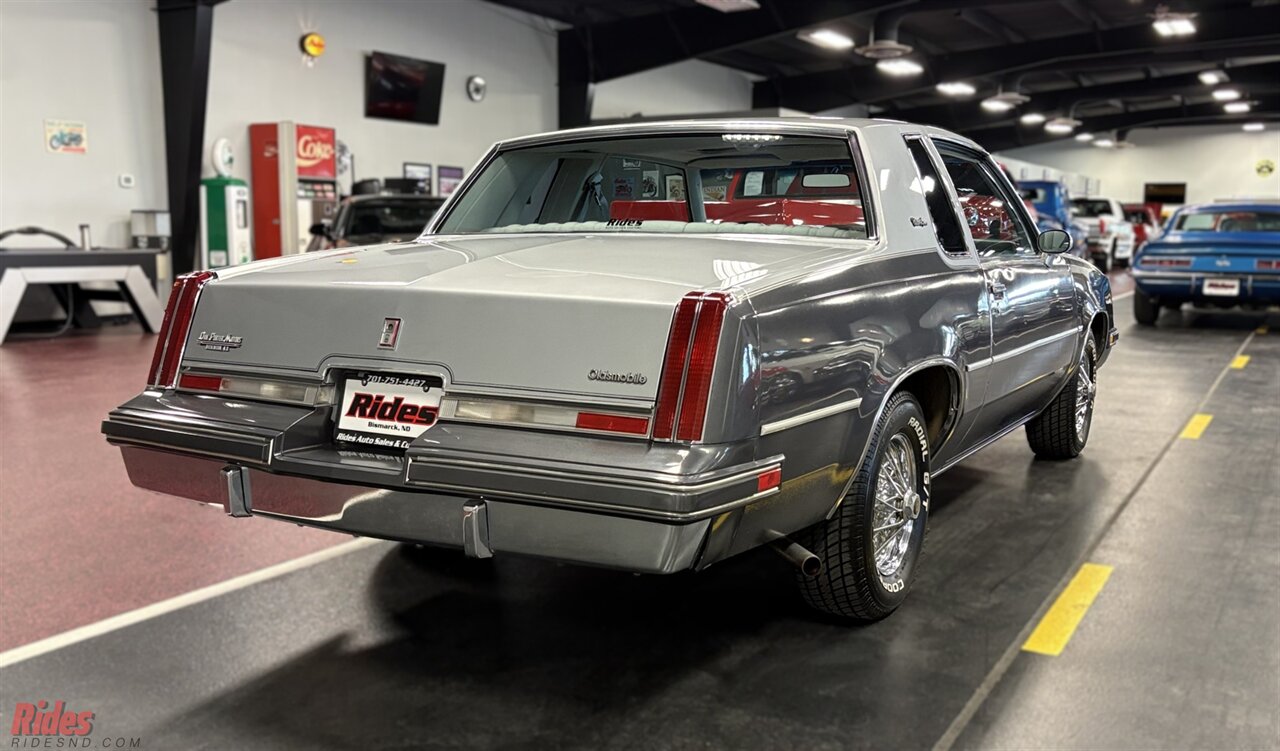 1982 Oldsmobile Cutlass Supreme   - Photo 26 - Bismarck, ND 58503