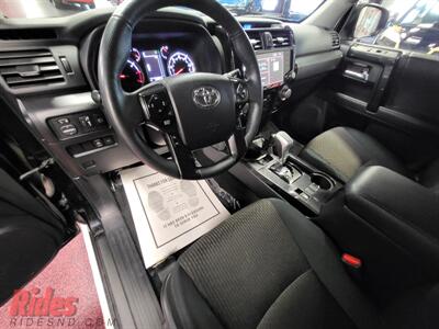 2022 Toyota 4Runner TRD Off-Road   - Photo 30 - Bismarck, ND 58503