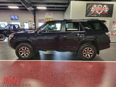 2022 Toyota 4Runner TRD Off-Road   - Photo 6 - Bismarck, ND 58503