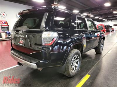 2022 Toyota 4Runner TRD Off-Road   - Photo 10 - Bismarck, ND 58503