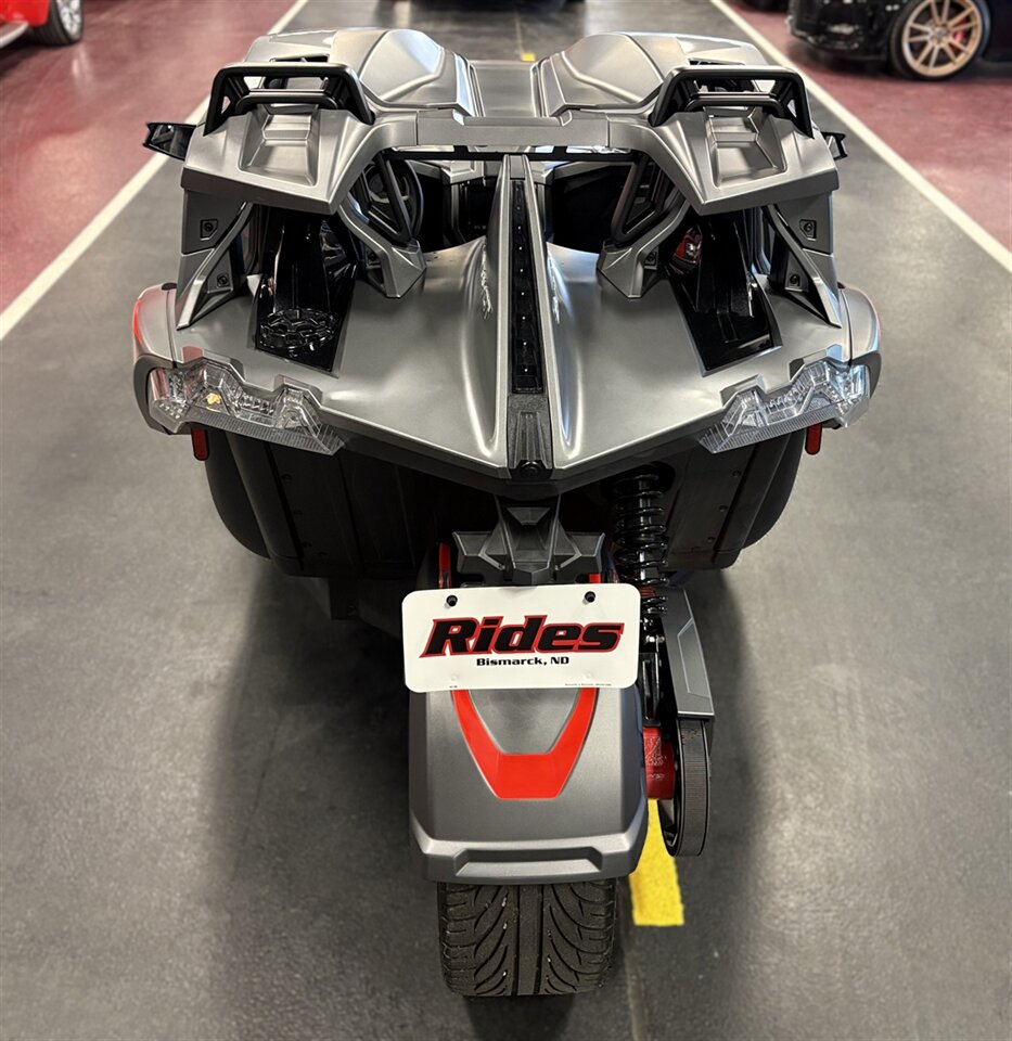 2018 Polaris Slingshot Grand Touring LE   - Photo 12 - Bismarck, ND 58503