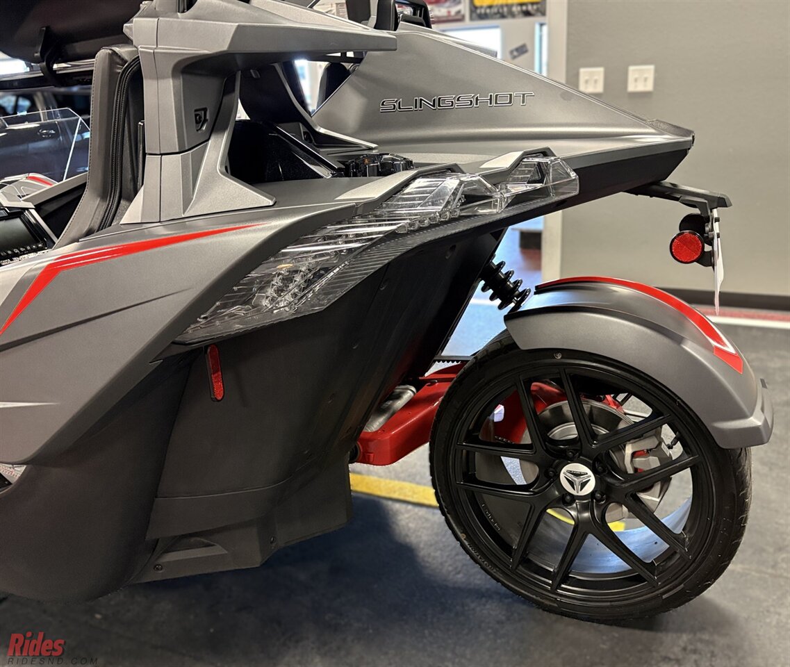 2018 Polaris Slingshot Grand Touring LE   - Photo 10 - Bismarck, ND 58503